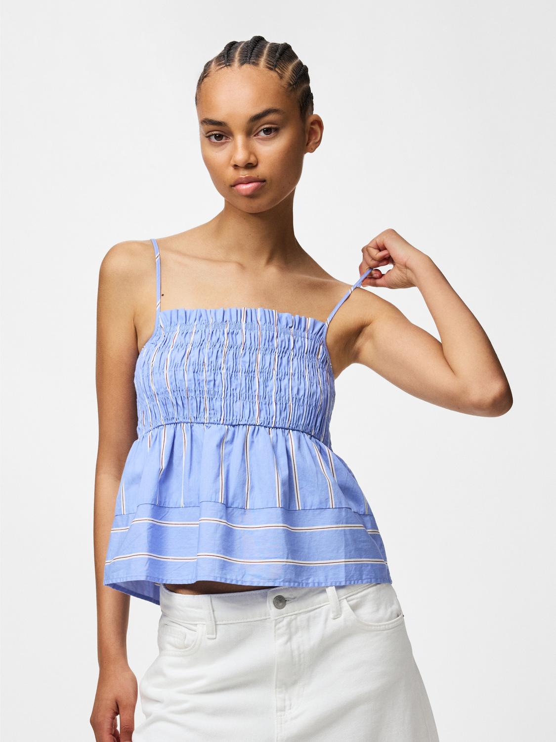 model_shot-front